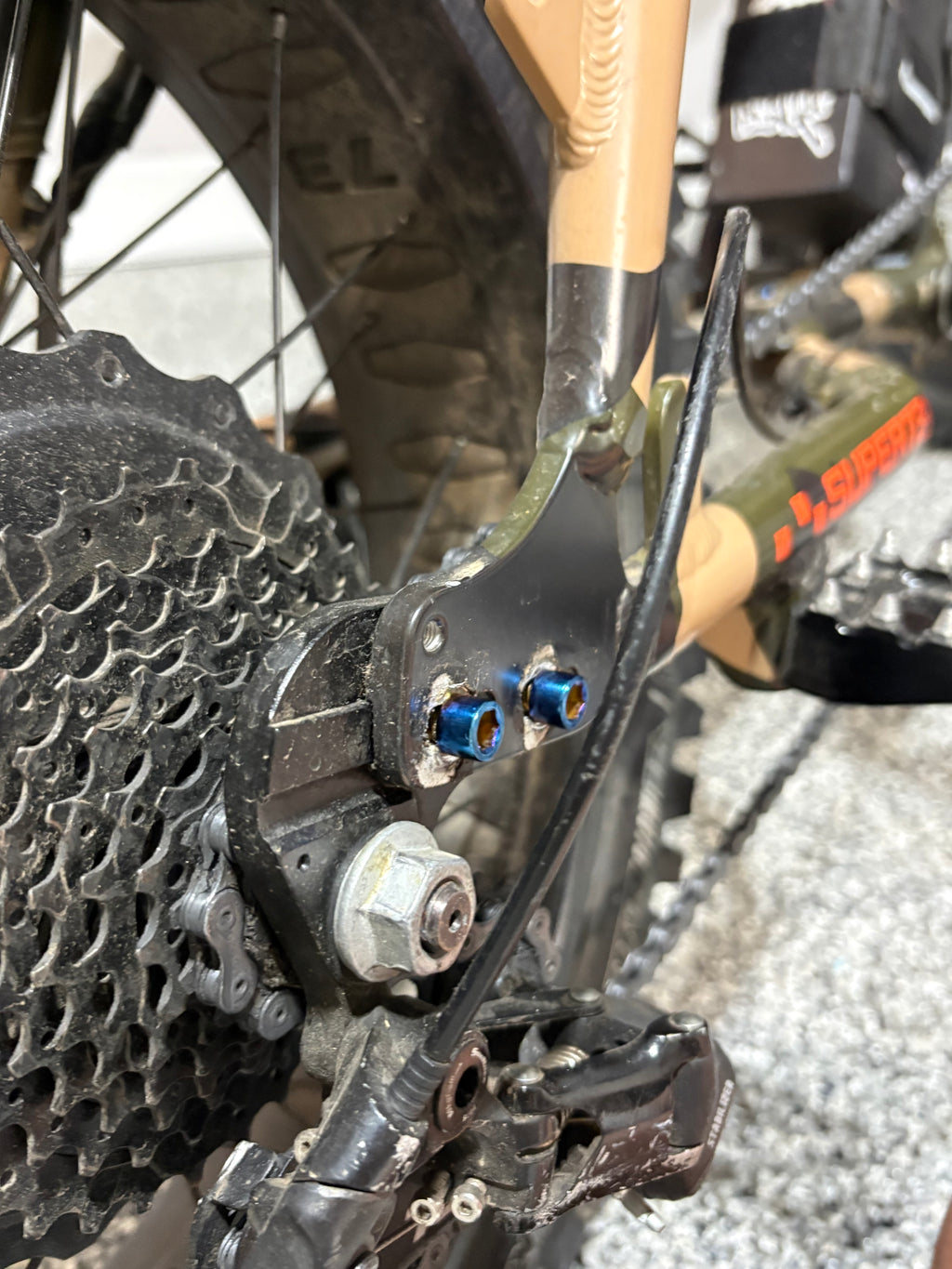 Super 73 drop bolts (comes with 4 bolts for both sides)